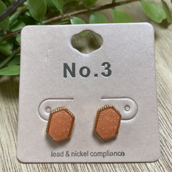 No. 3 Stud Sparkle Druzy Earrings 💗 Peach & Gold - Picture 3 of 9